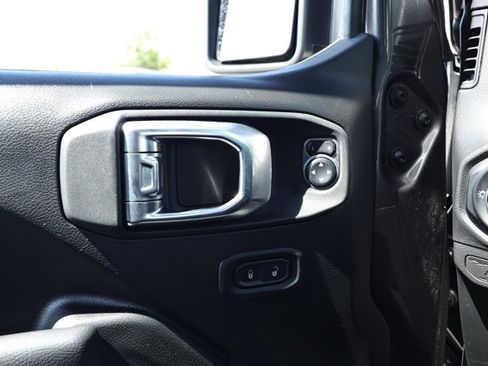 Used 2025 Jeep Gladiator Sport AWD/4WD image 20