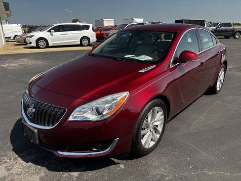 Used 2017 Buick Regal AWD image 8