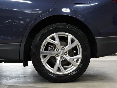 Used 2018 Chevrolet Equinox Premier FWD image 36