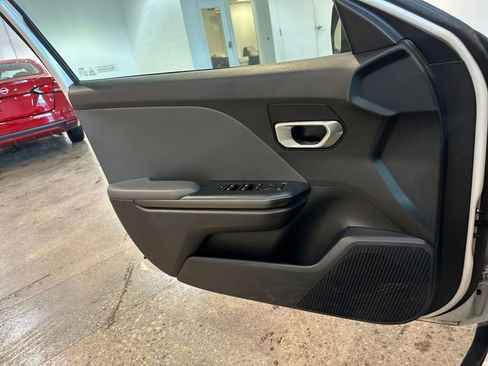 Used 2025 Kia K4 LXS image 18