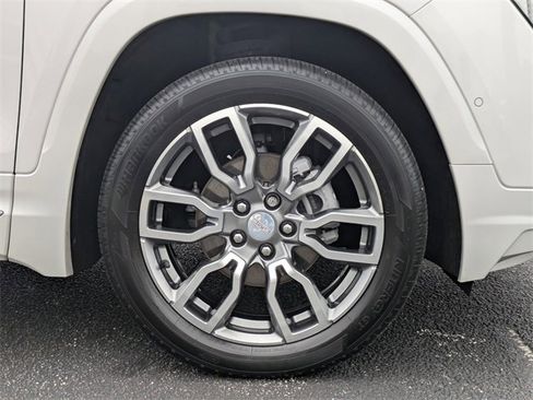 Used 2022 GMC Terrain Denali w/ Denali Premium Package image 11