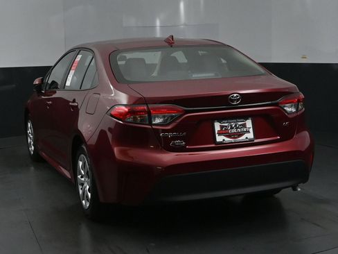 Used 2025 Toyota Corolla LE image 4