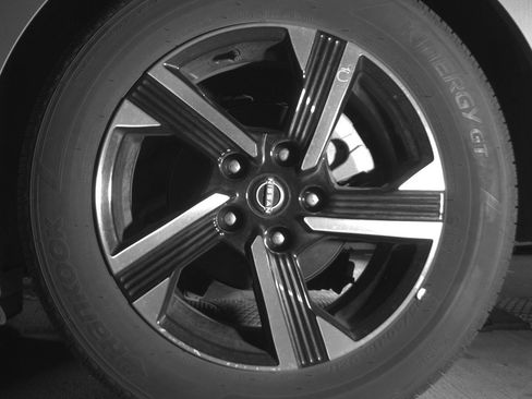 Used 2025 Nissan Sentra SV image 14