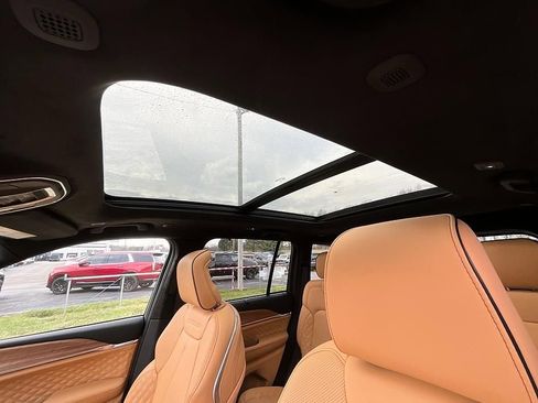 New 2026 Jeep Grand Cherokee Summit AWD/4WD image 16