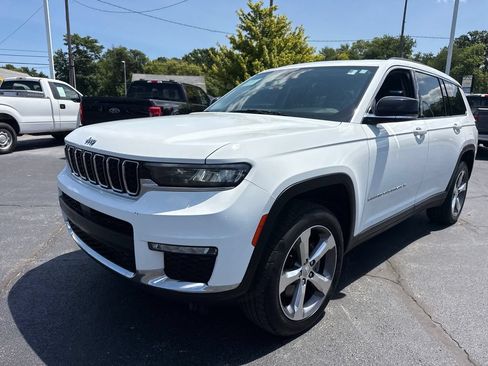 Used 2021 Jeep Grand Cherokee L Limited AWD/4WD image 2