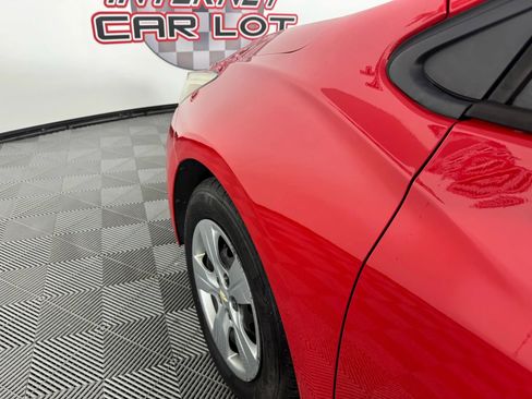 Used 2018 Chevrolet Cruze LS image 19