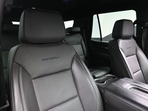 Used 2023 GMC Yukon Denali RWD image 30