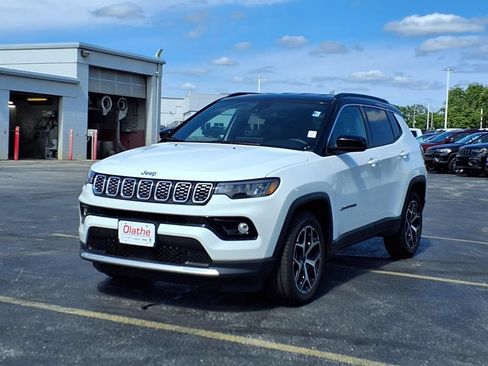 Used 2025 Jeep Compass Limited AWD/4WD image 2
