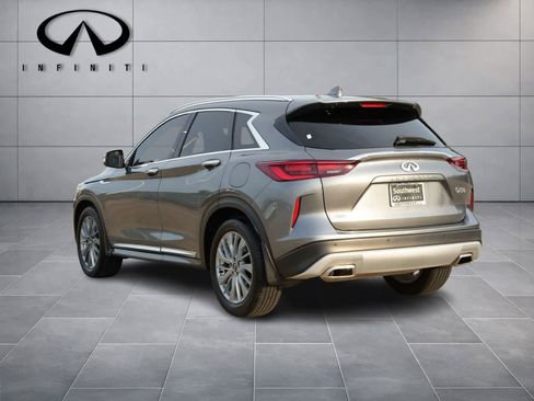 Certified 2025 INFINITI QX50 Luxe w/ Accent Package AWD/4WD image 5