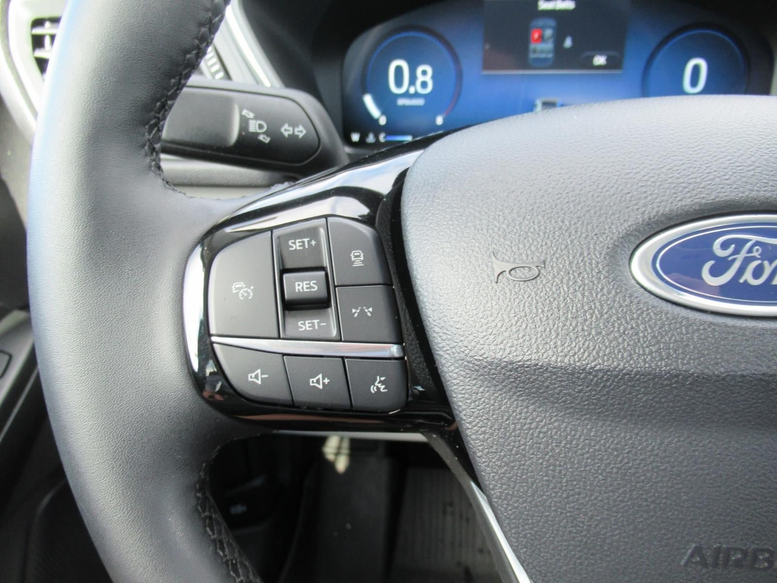 Used 2025 Ford Escape Platinum w/ Premium Technology Package AWD/4WD image 25