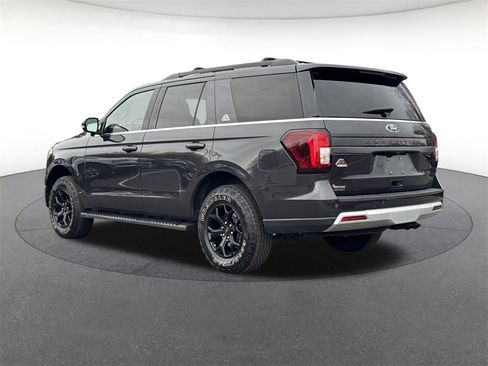 Used 2022 Ford Expedition Timberline image 3