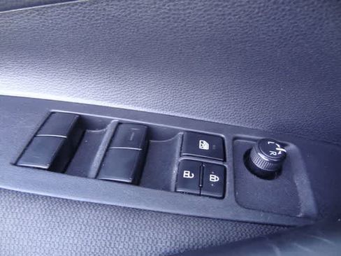 Used 2024 Toyota Corolla LE FWD image 14