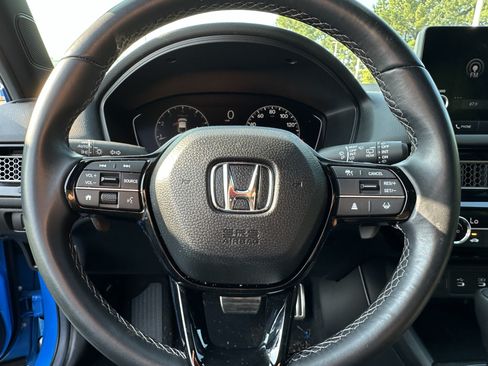 Used 2025 Honda Civic Sport image 6