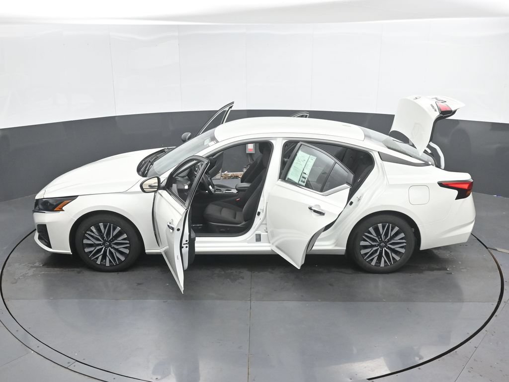 Used 2024 Nissan Altima 2.5 SV FWD image 49