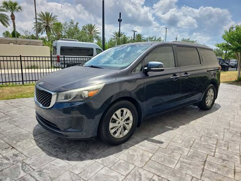 Used 2016 Kia Sedona LX w/ LX Essentials Premium Package FWD image 7
