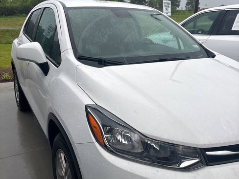 Used 2020 Chevrolet Trax LS w/ Tint and Cruise Package FWD image 2