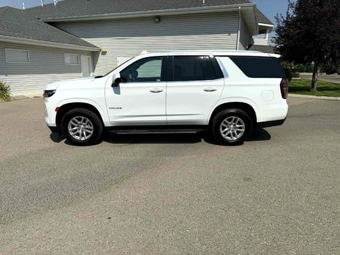 Used 2023 Chevrolet Tahoe LT image 2