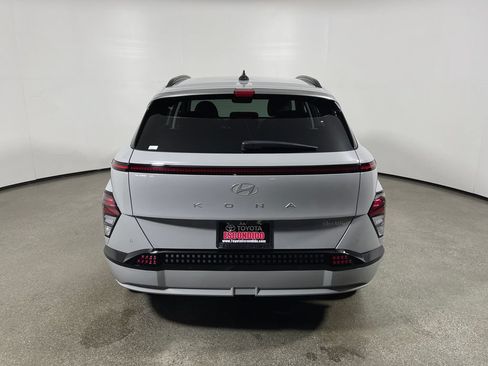 Used 2025 Hyundai Kona Limited FWD image 4