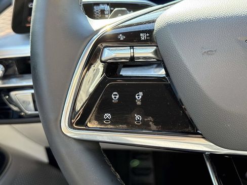 Used 2024 Cadillac Lyriq Sport AWD/4WD image 37