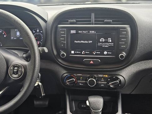 Used 2022 Kia Soul LX FWD image 14