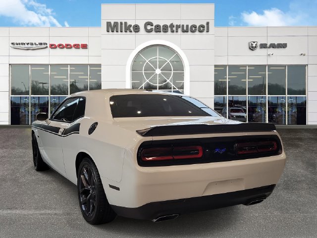 Used 2023 Dodge Challenger R/T w/ Blacktop Package RWD image 5