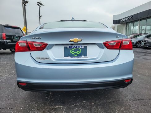 Certified 2017 Chevrolet Malibu LT image 4