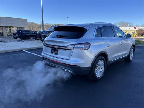 Used 2019 Lincoln Nautilus FWD image 3
