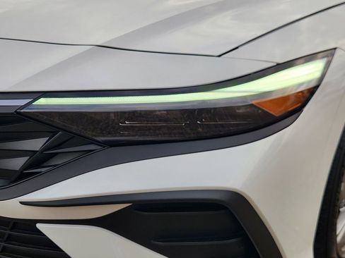 New 2026 Hyundai Elantra SE FWD image 6