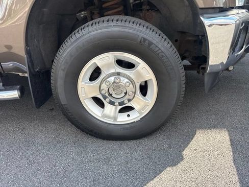 Used 2016 Ford F250 XLT w/ XLT Interior Package AWD/4WD image 10