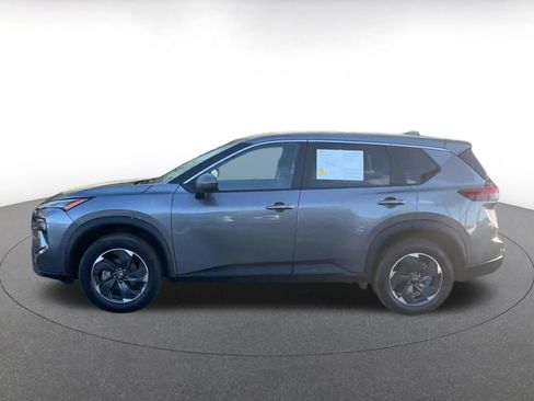 Used 2025 Nissan Rogue SV image 9
