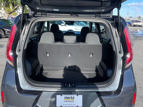 Used 2025 Kia Soul LX w/ LX Technology Package image 31