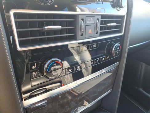 Used 2024 Nissan Armada Platinum w/ Captain's Chairs Package image 17