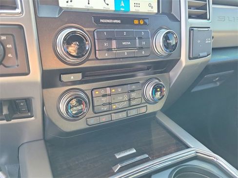 Used 2017 Ford F350 Platinum w/ Platinum Ultimate Package image 21