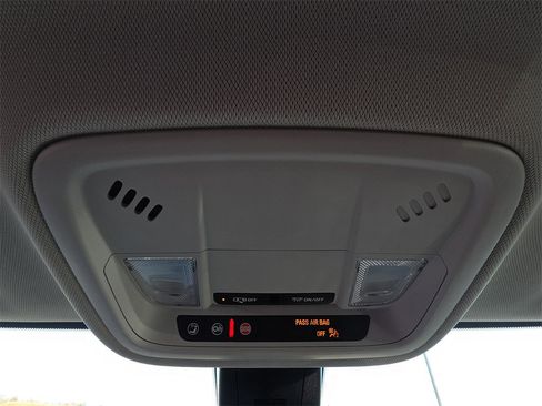 Used 2020 Chevrolet Traverse LS image 24