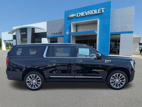 New 2026 GMC Yukon XL Denali w/ Sun & Power Step Package RWD image 3