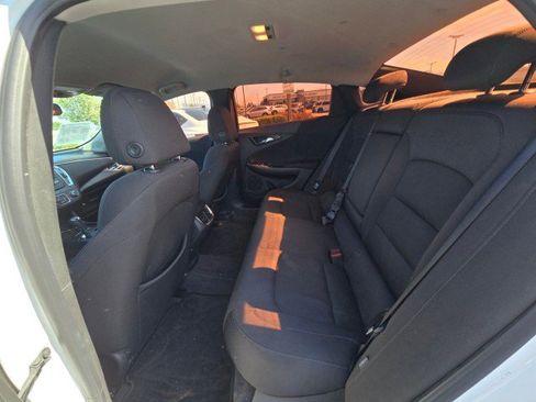 Used 2018 Chevrolet Malibu LT FWD image 20