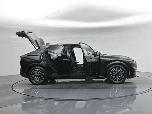 Used 2025 Ford Mustang Mach-E Premium image 5