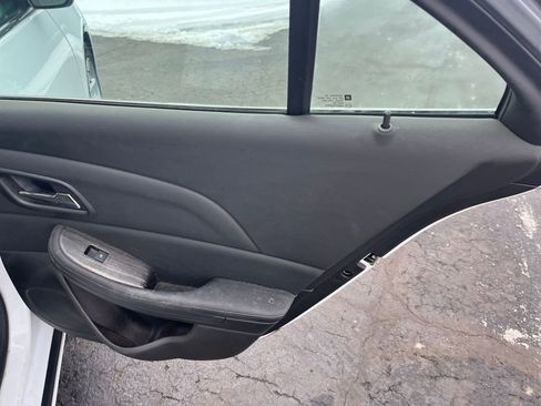 Used 2016 Chevrolet Malibu LT image 23