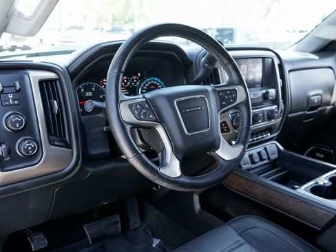 Used 2017 GMC Sierra 2500 Denali w/ Duramax Plus Package AWD/4WD image 21