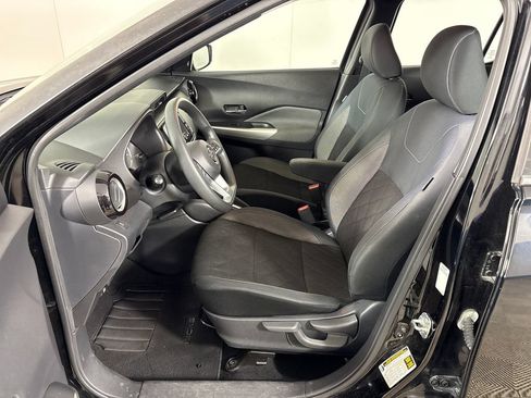 Used 2019 Nissan Kicks SV FWD image 27