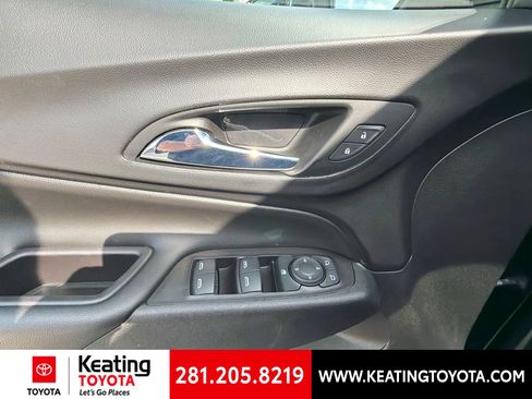 Used 2019 Chevrolet Equinox LT w/ Sun & Navigation Package FWD image 14