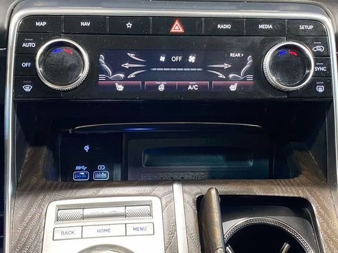 Used 2024 Genesis GV80 2.5T AWD/4WD image 30