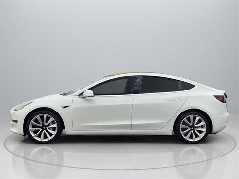 Used 2018 Tesla Model 3 Long Range image 4