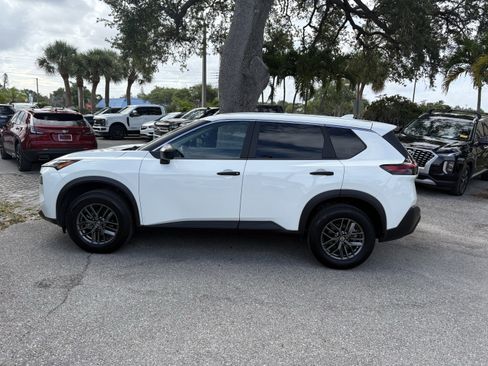 Used 2021 Nissan Rogue S AWD/4WD image 4