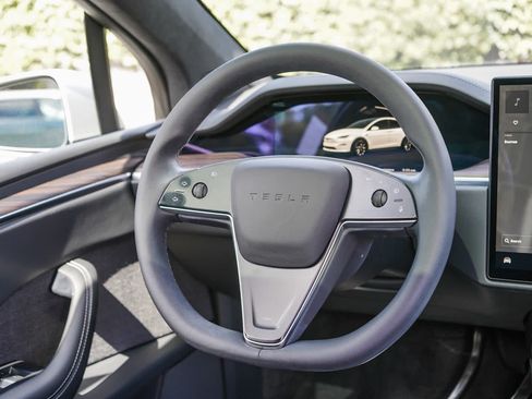 Used 2023 Tesla Model X AWD/4WD image 14