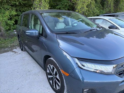 Used 2025 Honda Odyssey EX-L image 2