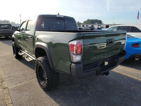 Used 2022 Toyota Tacoma TRD Off-Road image 3