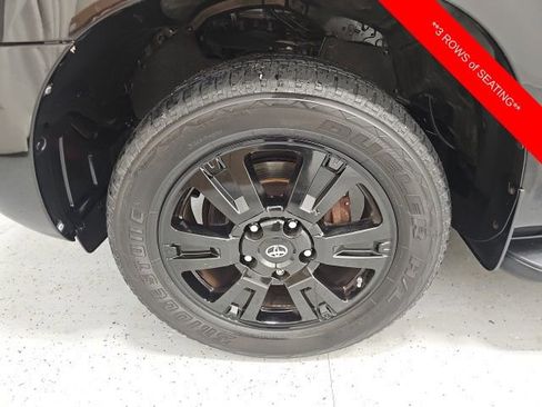 Used 2018 Toyota Sequoia TRD Sport AWD/4WD image 9