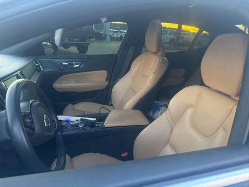 Used 2019 Volvo S60 T6 Inscription image 10