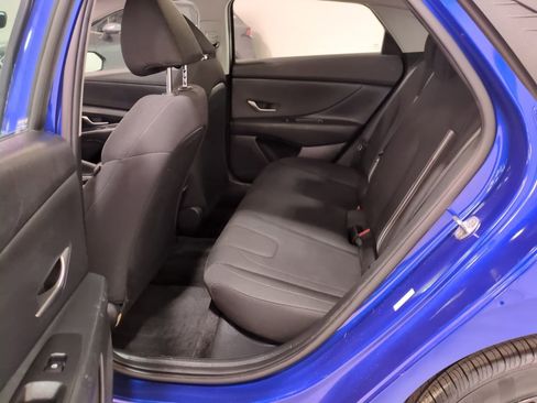 Used 2022 Hyundai Elantra SEL image 13